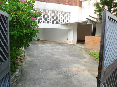 House · For rent · 4 bedrooms