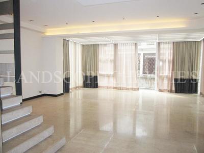 Town house · For sale · 6 bedrooms