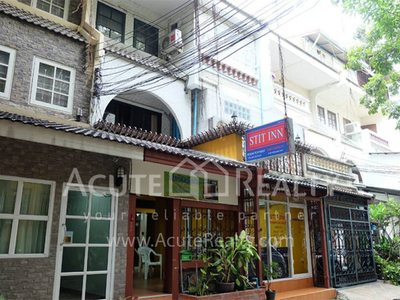 Town house · For rent & sale · 8 bedrooms